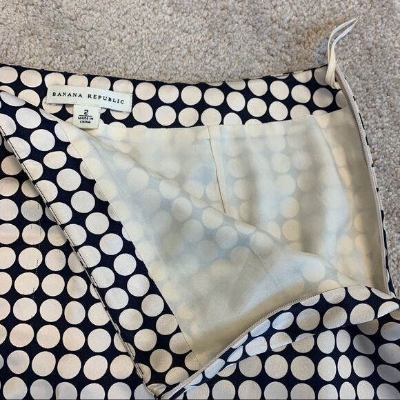 Banana Republic polka dot pencil skirt 100% silk Sz 2 Ivory white black🇨🇦 - Picture 5 of 10